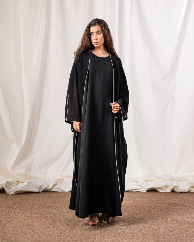 Amna (Black)